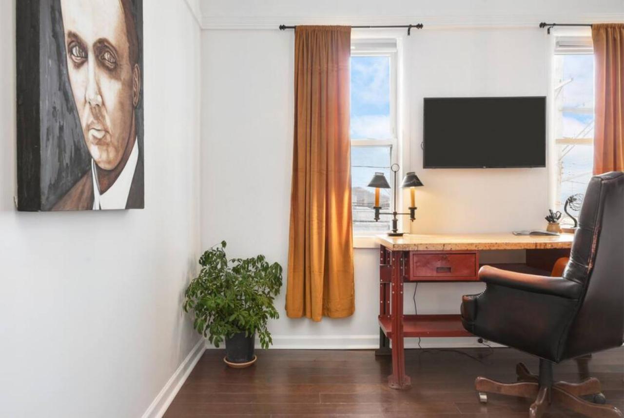 Ferienhaus Hostwise - The Raymer - Famous Artist Home, Driveway Parking, Fire Pit Pittsburgh