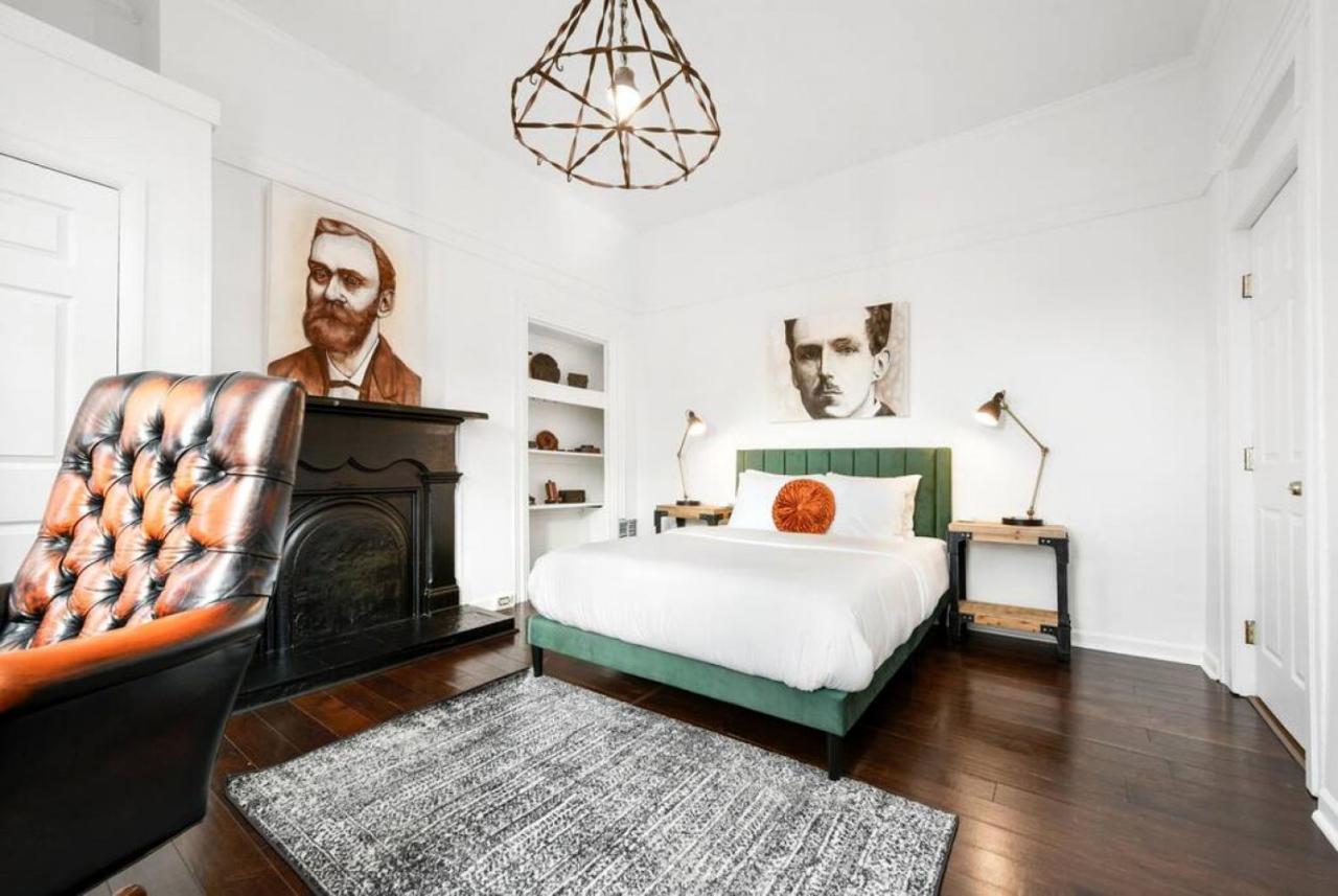 Ferienhaus Hostwise - The Raymer - Famous Artist Home, Driveway Parking, Fire Pit